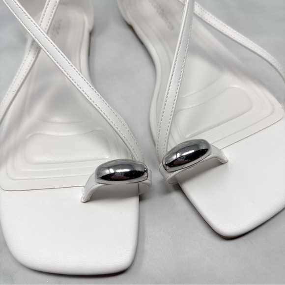 NEW BCBGeneration Kline Embellished Toe Ring Strappy Square Toe Flat Sandals 10 - Picture 3 of 10